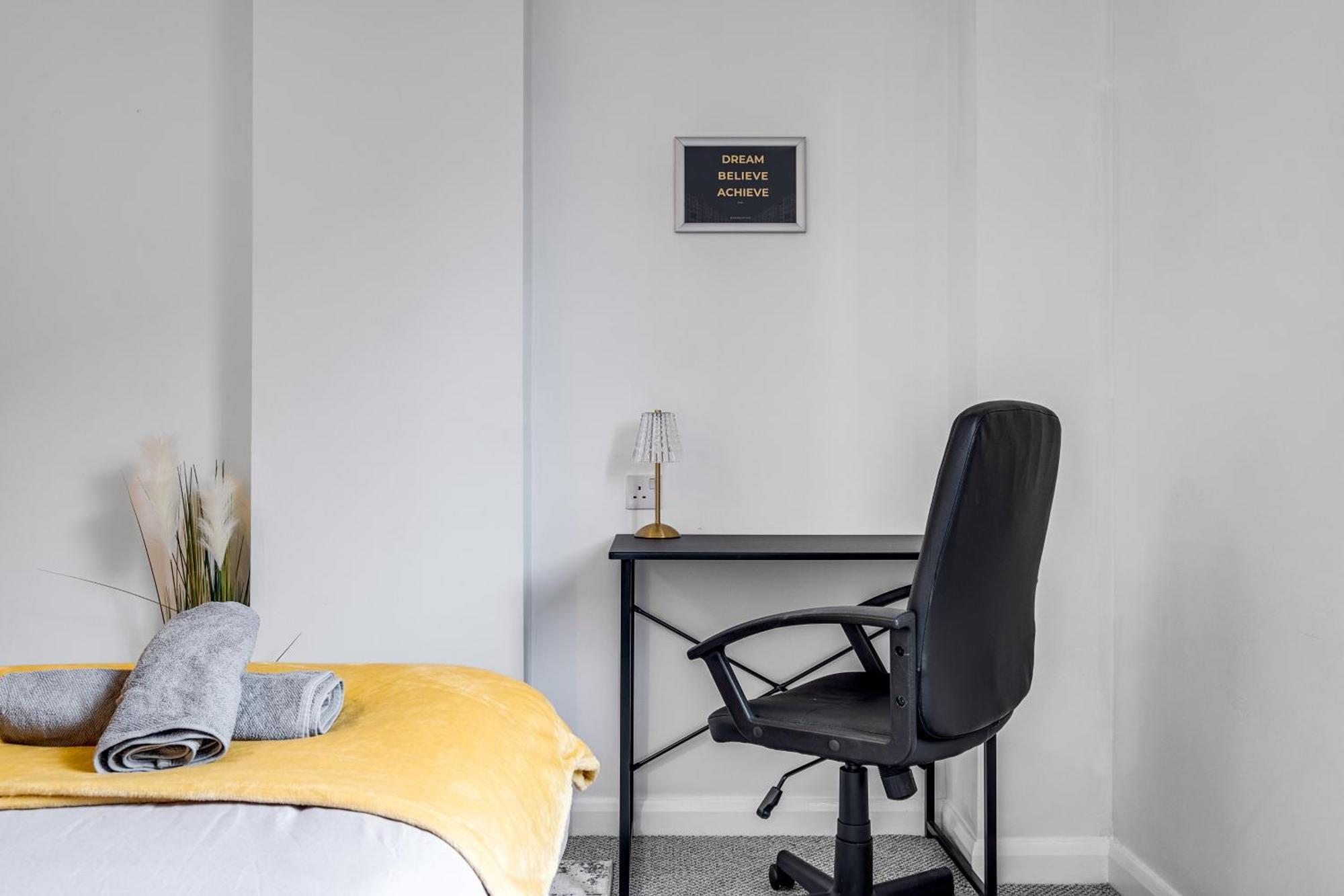 Central Suite Near Mailbox, King Bed, Ping Pong, Netflix, Sleeps 4 Μπέρμιγχαμ Εξωτερικό φωτογραφία